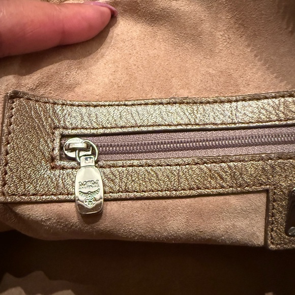 MCM Princess Lion Handbag - Picture 14 of 15